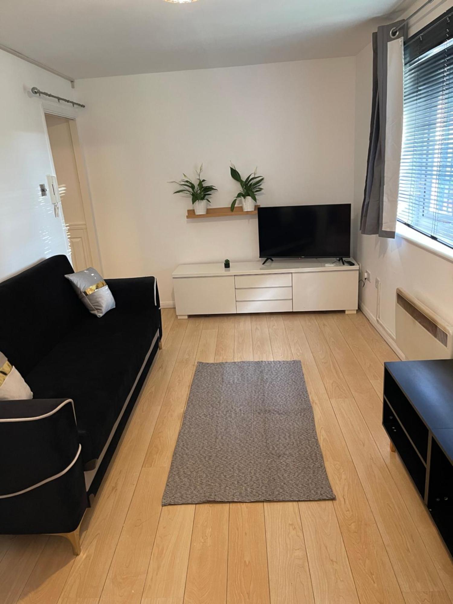 Cosy Flat Behind A Creekbeach In Grays 外观 照片